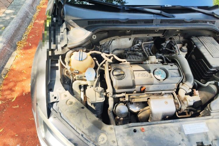 Used Volkswagen Sagitar 2012 1.4TSI Automatic Luxury Edition Engine Bay Right