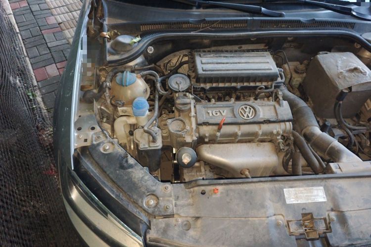 Used Volkswagen Sagitar 2012 1.6L Manual Fashion Edition Engine Bay Right