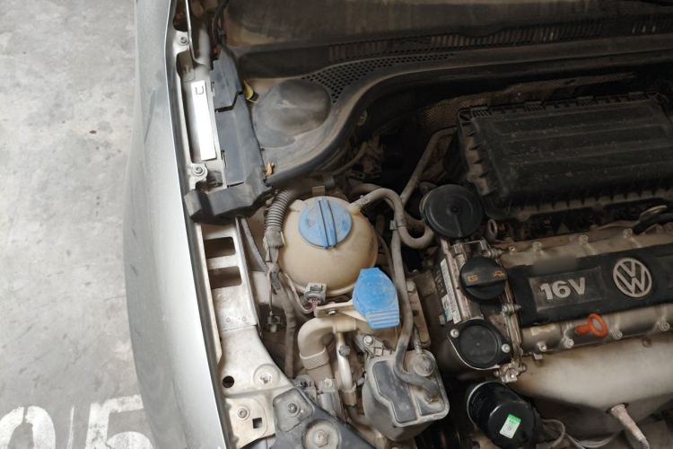 Used Volkswagen Sagitar 2012 1.6L Manual Comfort Model Engine Bay Right