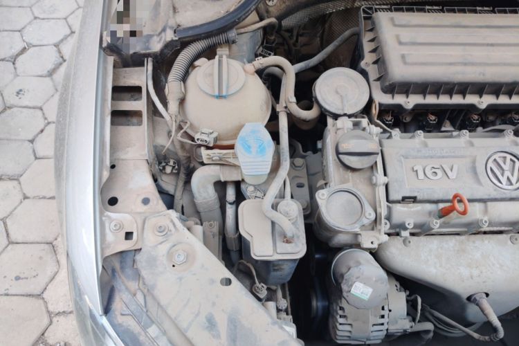 Used Volkswagen Sagitar 2012 1.6L Automatic Comfort Edition Engine Bay Right