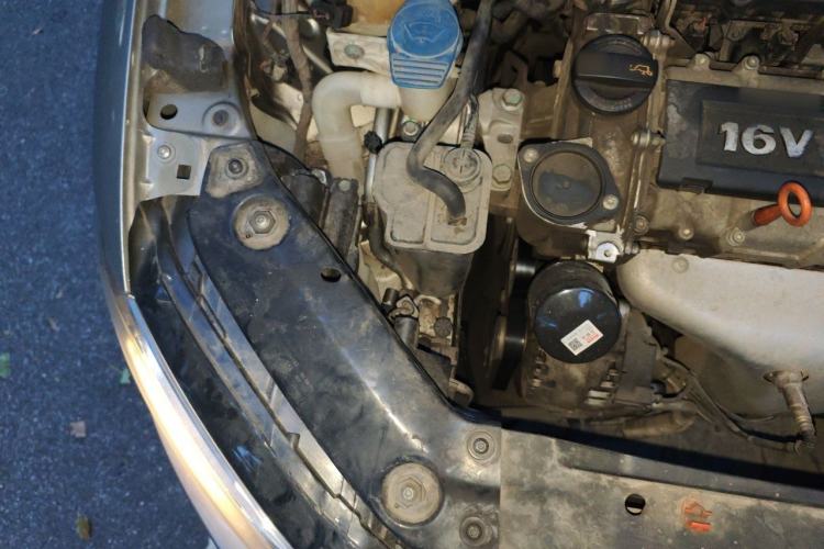 Used Volkswagen Sagitar 2012 1.6L Automatic Comfort Edition Engine Bay Right