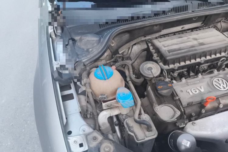 Used Volkswagen Sagitar 2012 1.6L Automatic Comfort Edition Engine Bay Right