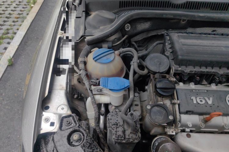 Used Volkswagen Sagitar 2012 1.6L Manual Comfort Model Engine Bay Right