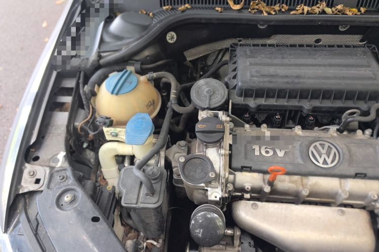 Used Volkswagen Sagitar 2012 1.6L Manual Comfort Model Engine Bay Right