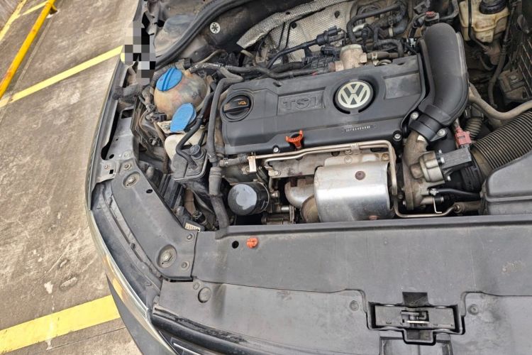 Used Volkswagen Sagitar 2012 1.4TSI Automatic Luxury Edition Engine Bay Right