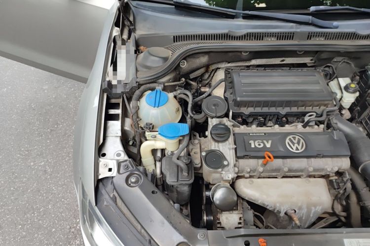 Used Volkswagen Sagitar 2012 1.6L Automatic Comfort Edition Engine Bay Right