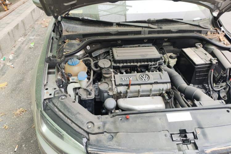 Used Volkswagen Sagitar 2012 1.6L Manual Comfort Model Engine Bay Right