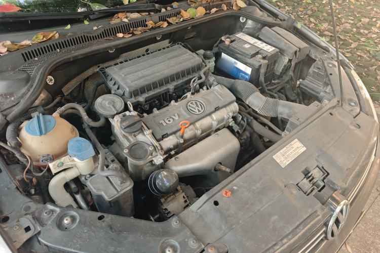 Used Volkswagen Sagitar 2012 1.6L Manual Comfort Model Engine Bay Right