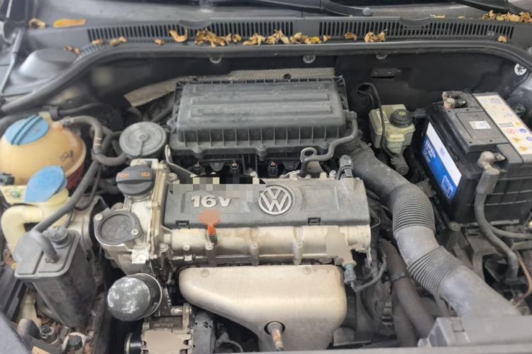 Used Volkswagen Sagitar 2012 1.6L Manual Comfort Model Engine Bay