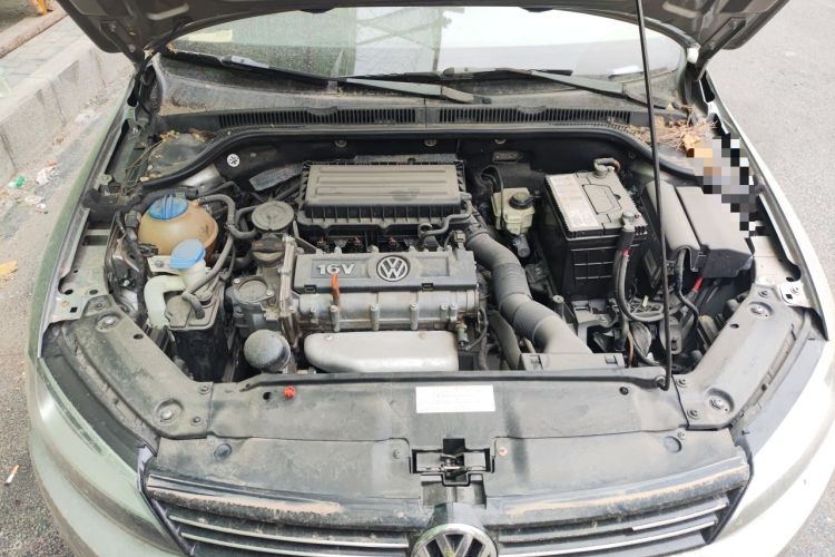 Used Volkswagen Sagitar 2012 1.6L Manual Comfort Model Engine Bay