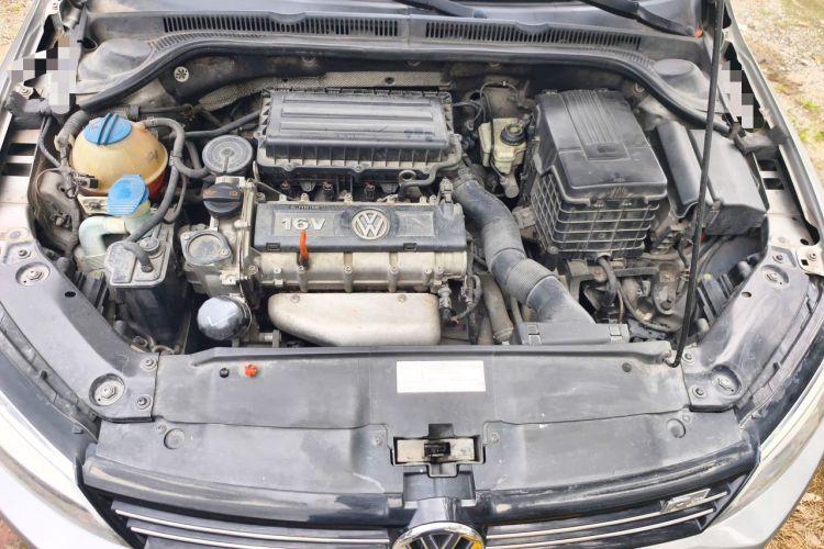 Used Volkswagen Sagitar 2012 1.6L Automatic Comfort Edition Engine Bay