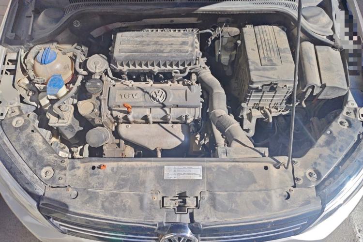 Used Volkswagen Sagitar 2012 1.6L Automatic Fashion Edition Engine Bay