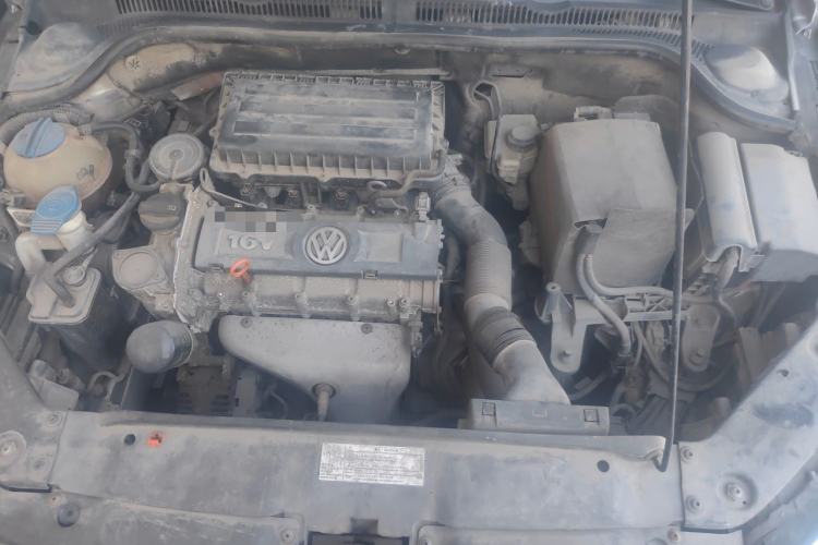 Used Volkswagen Sagitar 2012 1.6L Manual Fashion Edition Engine Bay