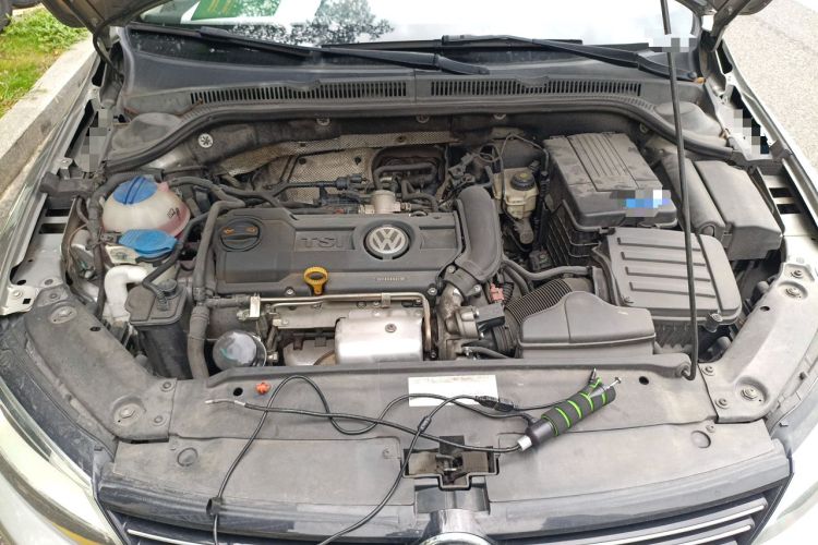 Used Volkswagen Sagitar 2012 1.4TSI Automatic Luxury Edition Engine Bay