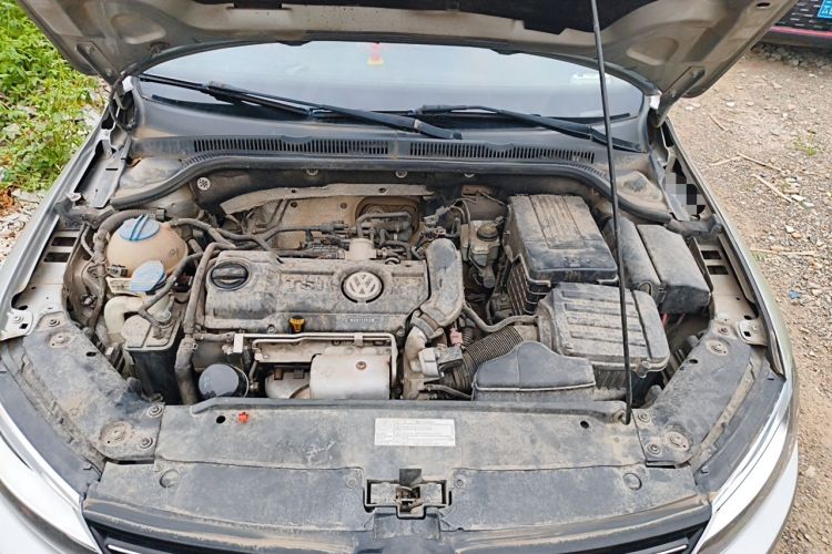 Used Volkswagen Sagitar 2012 1.4TSI Automatic Luxury Edition Engine Bay