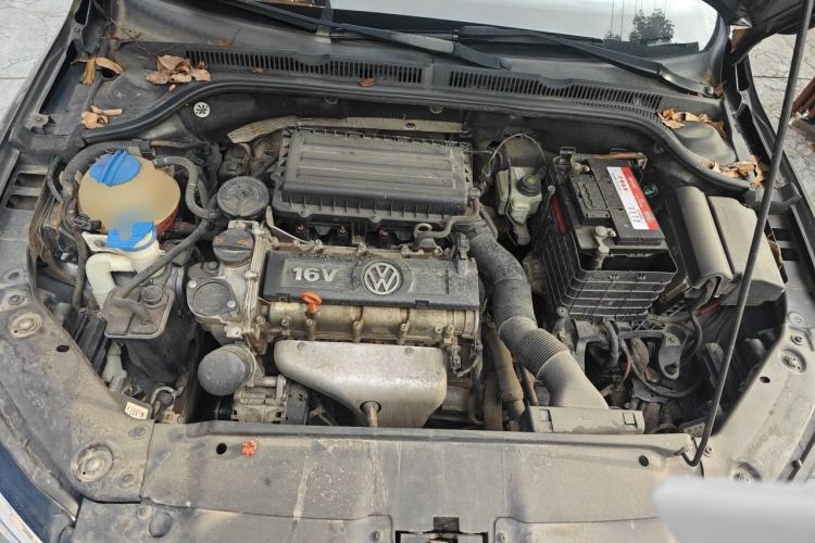 Used Volkswagen Sagitar 2012 1.6L Automatic Comfort Edition Engine Bay