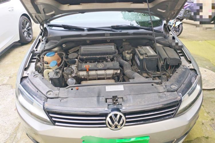 Used Volkswagen Sagitar 2012 1.6L Manual Comfort Model Engine Bay