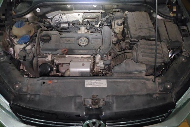 Used Volkswagen Sagitar 2012 1.4TSI Automatic Luxury Edition Engine Bay