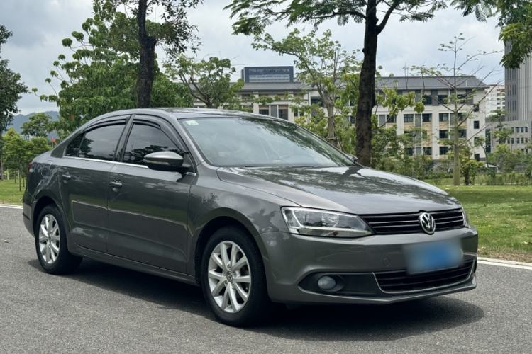 Used Volkswagen Sagitar 2012 1.6L Automatic Comfort Edition Exterior 5