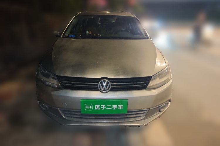 Used Volkswagen Sagitar 2012 1.6L Manual Fashion Edition Front