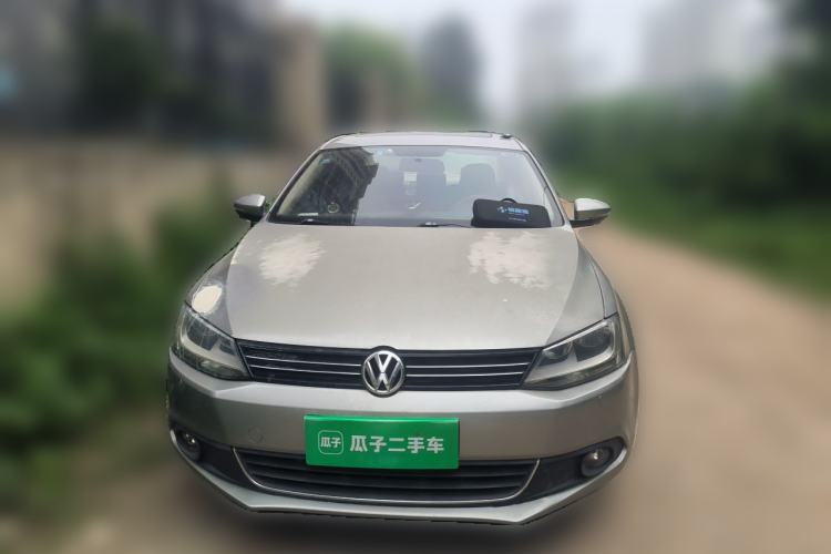 Used Volkswagen Sagitar 2012 1.6L Manual Comfort Model Front