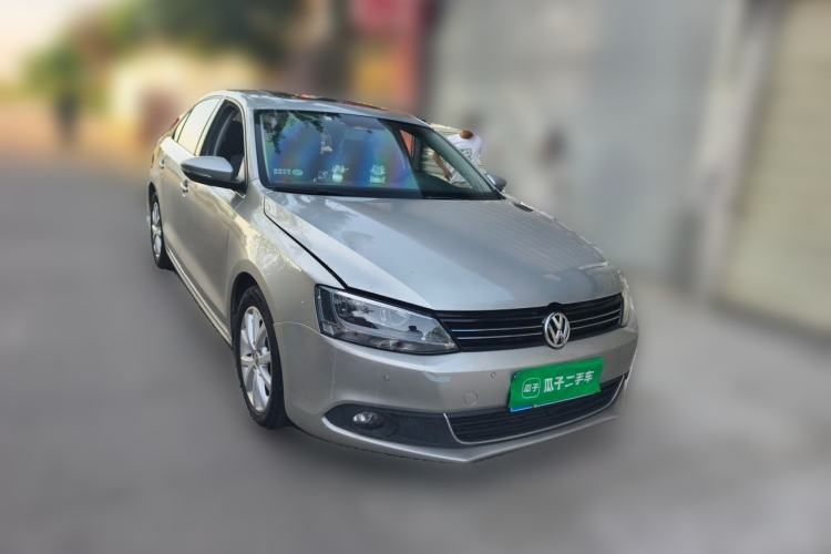 Used Volkswagen Sagitar 2012 1.4TSI Manual Luxury Model Front Right 45 Deg