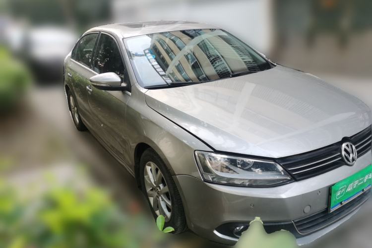 Used Volkswagen Sagitar 2012 1.4TSI Manual Luxury Model Front Right 45 Deg