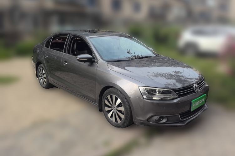 Used Volkswagen Sagitar 2012 1.4TSI Automatic Flagship Edition Front Right 45 Deg