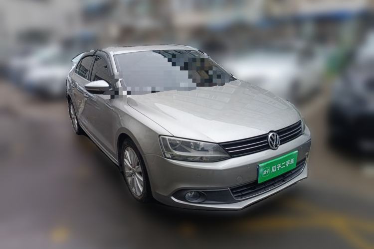 Used Volkswagen Sagitar 2012 1.4TSI Manual Luxury Model Front Right 45 Deg