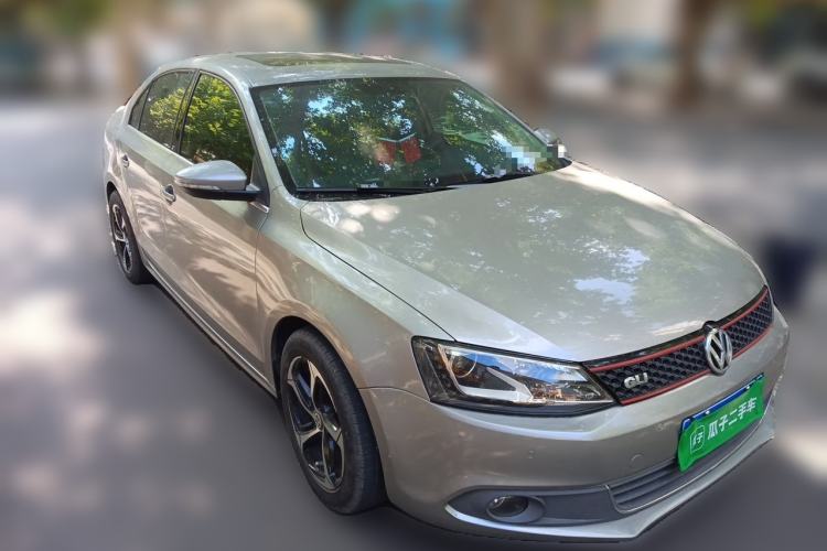 Used Volkswagen Sagitar 2012 1.4TSI Automatic Luxury Edition Front Right 45 Deg