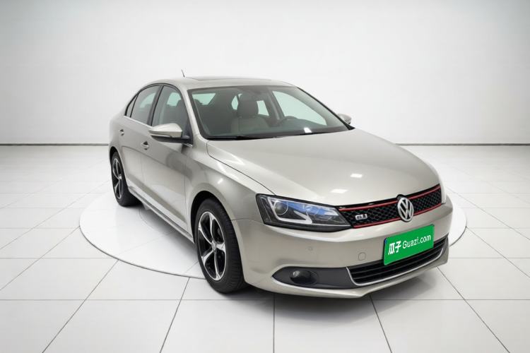 Used Volkswagen Sagitar 2012 1.4TSI Automatic Luxury Edition Front Right 45 Deg