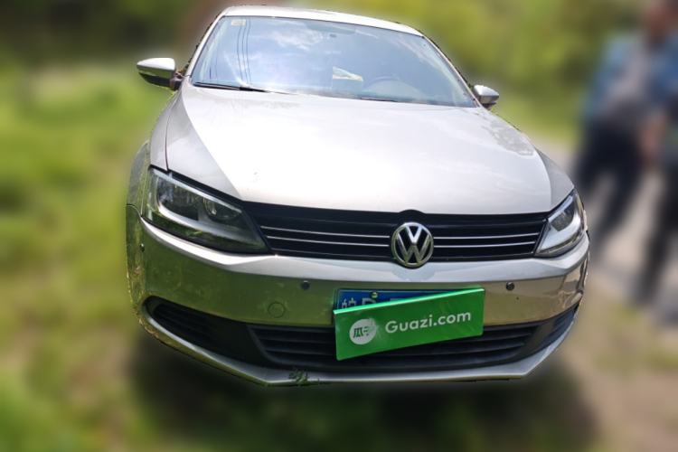 Used Volkswagen Sagitar 2012 1.6L Manual Fashion Edition Front Right 45 Deg