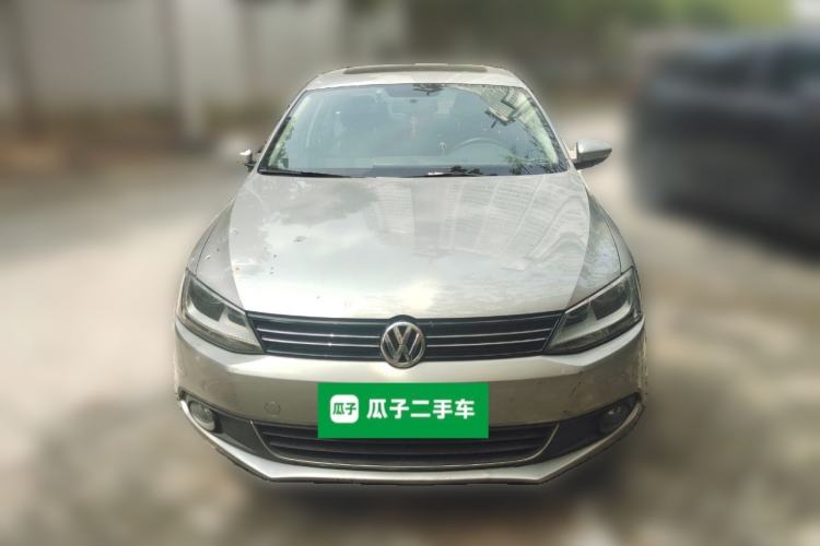 Used Volkswagen Sagitar 2012 1.6L Manual Comfort Model Front