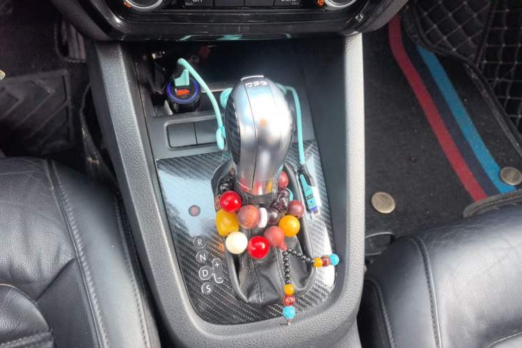 Used Volkswagen Sagitar 2012 1.4TSI Automatic Flagship Edition Gear Lever