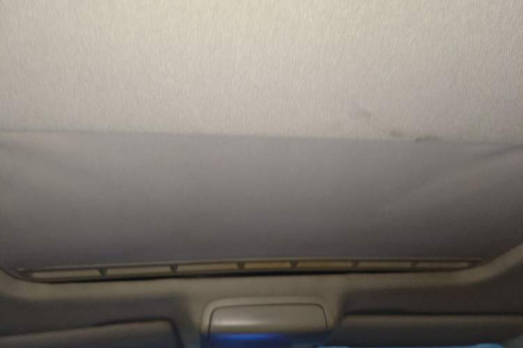 Used Volkswagen Sagitar 2012 1.4TSI Automatic Luxury Edition Headliner