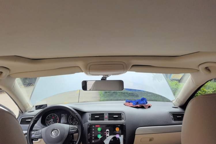 Used Volkswagen Sagitar 2012 1.4TSI Automatic Luxury Edition Headliner
