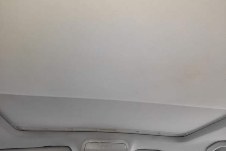 Used Volkswagen Sagitar 2012 1.6L Manual Comfort Model Headliner
