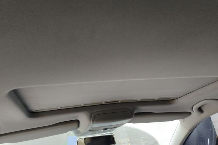 Used Volkswagen Sagitar 2012 1.6L Manual Comfort Model Headliner