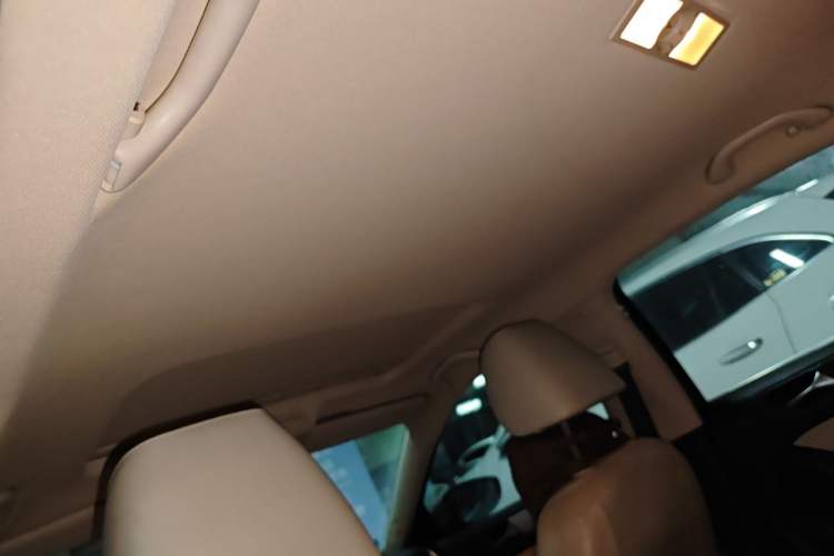 Used Volkswagen Sagitar 2012 1.4TSI Automatic Luxury Edition Headliner