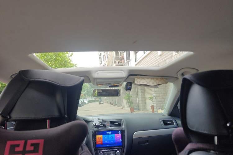 Used Volkswagen Sagitar 2012 1.4TSI Automatic Luxury Edition Headliner