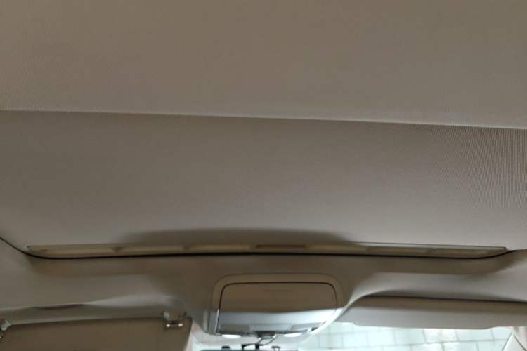 Used Volkswagen Sagitar 2012 1.4TSI Automatic Luxury Edition Headliner