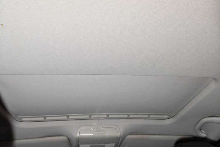 Used Volkswagen Sagitar 2012 1.4TSI Automatic Luxury Edition Headliner