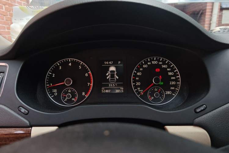 Used Volkswagen Sagitar 2012 1.8TSI Automatic Flagship Edition Instrument Cluster