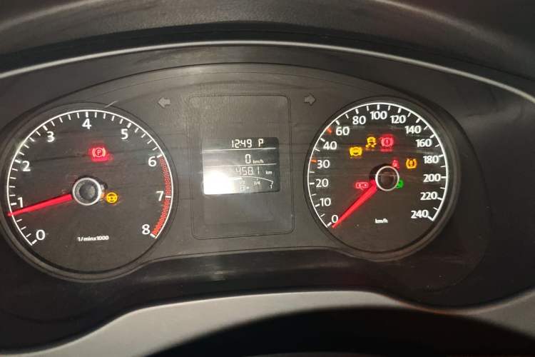Used Volkswagen Sagitar 2012 1.6L Automatic Comfort Edition Instrument Cluster