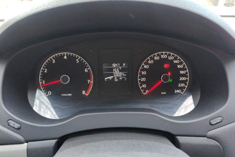 Used Volkswagen Sagitar 2012 1.6L Automatic Comfort Edition Instrument Cluster