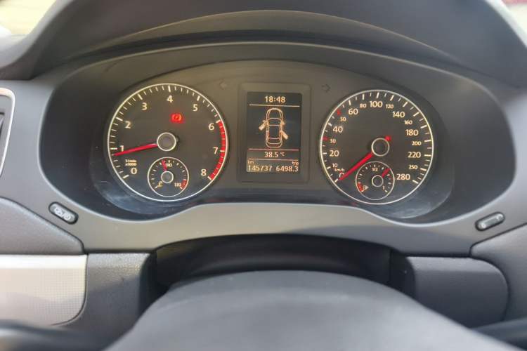Used Volkswagen Sagitar 2012 1.4TSI Manual Luxury Model Instrument Cluster