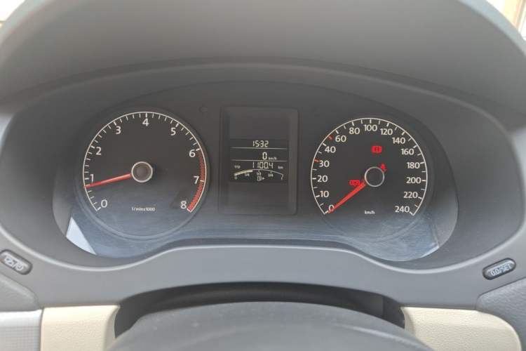 Used Volkswagen Sagitar 2012 1.6L Manual Comfort Model Instrument Cluster