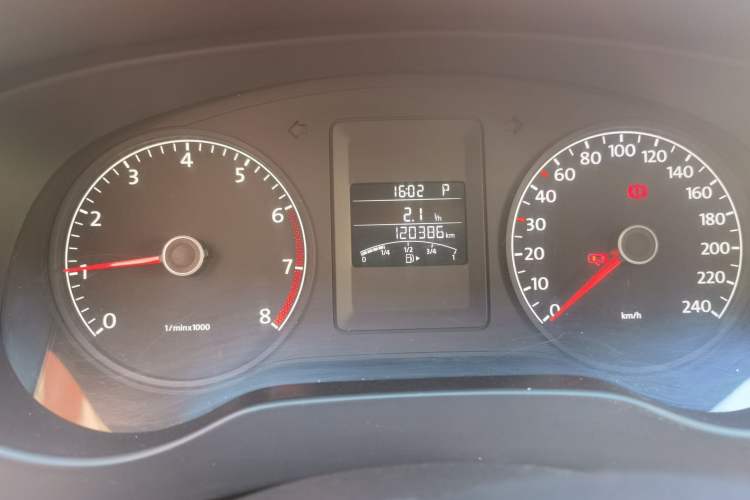 Used Volkswagen Sagitar 2012 1.6L Automatic Comfort Edition Instrument Cluster