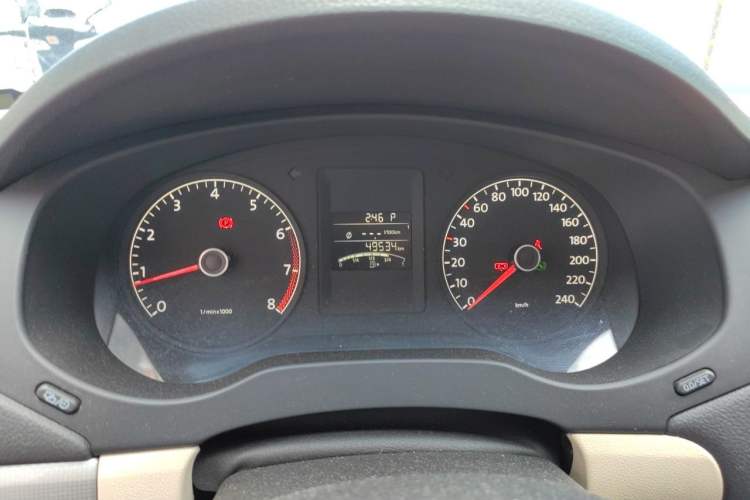 Used Volkswagen Sagitar 2012 1.6L Automatic Comfort Edition Instrument Cluster