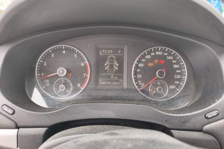 Used Volkswagen Sagitar 2012 1.4TSI Automatic Luxury Edition Instrument Cluster